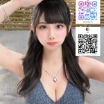 心璃は洋人形のような繊細な顔立ちと豊満で魅力的なスタイルを持っています。