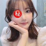 優しい声でそっと寄り添い、指先で胸元をなぞりながら…「ねぇ、もっと近くに来て？」