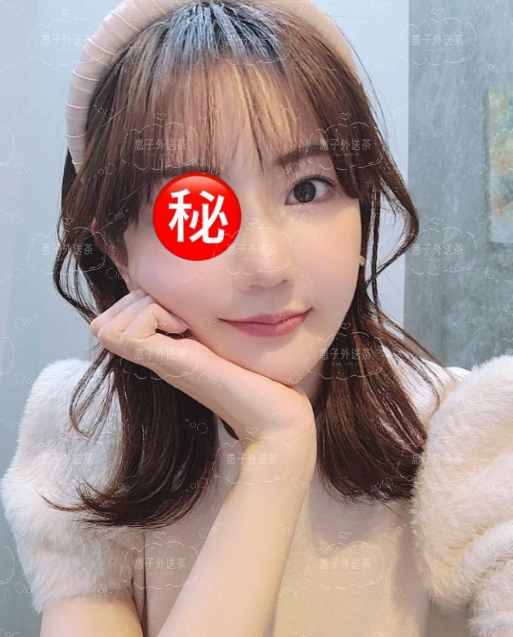 優しい声でそっと寄り添い、指先で胸元をなぞりながら…「ねぇ、もっと近くに来て？」