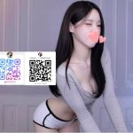 彌愛はまるで韓国ガールズグループのメンバーのように輝く存在で、人混みの中でも自然と目を引く美しさを持っています。