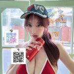 セクシーなビキニ姿が似合う、元気いっぱいの明るい彼女感溢れる女性です。