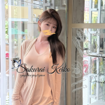 戀戀は気質のあるお姉さんタイプですが、身体は全く隠しません。