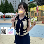 清楚で可愛い見た目なのに、笑顔の奥には小悪魔的な色気を隠した美少女。