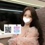 均整の取れた体型、清純な雰囲気の美女で、色白の肌にセクシーな曲線が魅力的です。