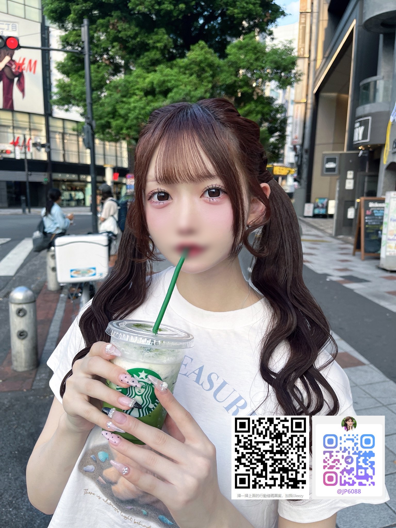 見た目は清純で可愛いのに、ベッドの上では超ドスケベ