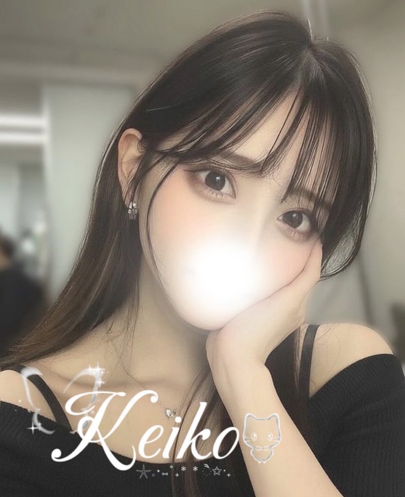 やり取りにとても協力的で、リズムを理解し、甘く誘惑することができるスイートワイルド系の女の子。